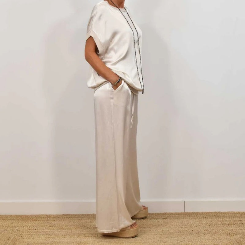 Elegante tweedelige satijnen set